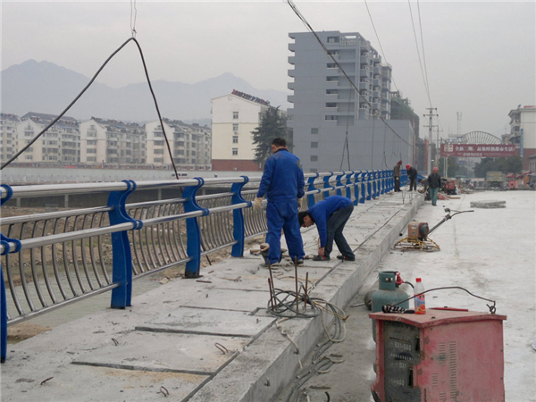 黑龙江不锈钢桥梁护栏近期市场价格分析