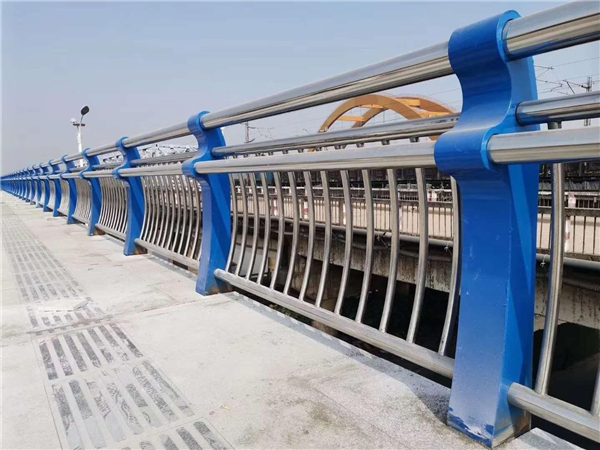 黑龙江304不锈钢复合管护栏的生产工艺揭秘