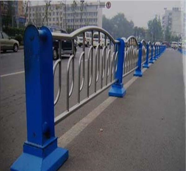 黑龙江不锈钢防撞栏杆生产制造工艺